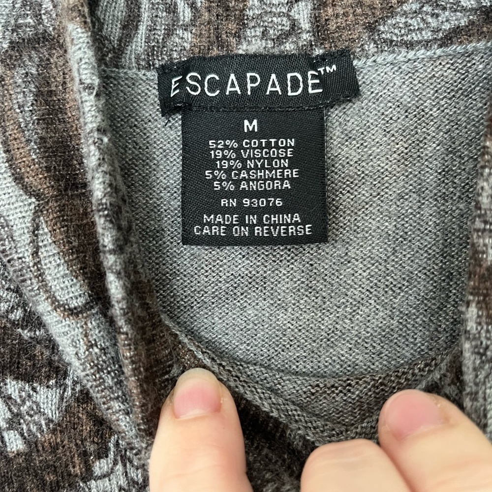 Escapade Soft Sweater - Picture 4 of 5